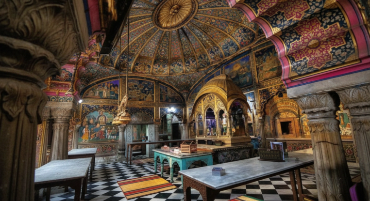 What Makes Shri Digambar Jain Lal Mandir Sacred for Devotees
