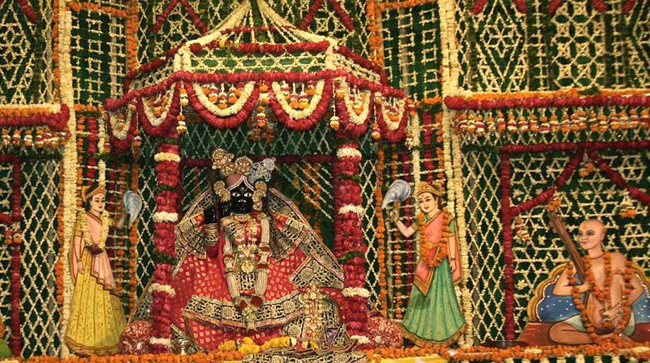 What Makes Banke Bihari Temple Sacred for Devotees