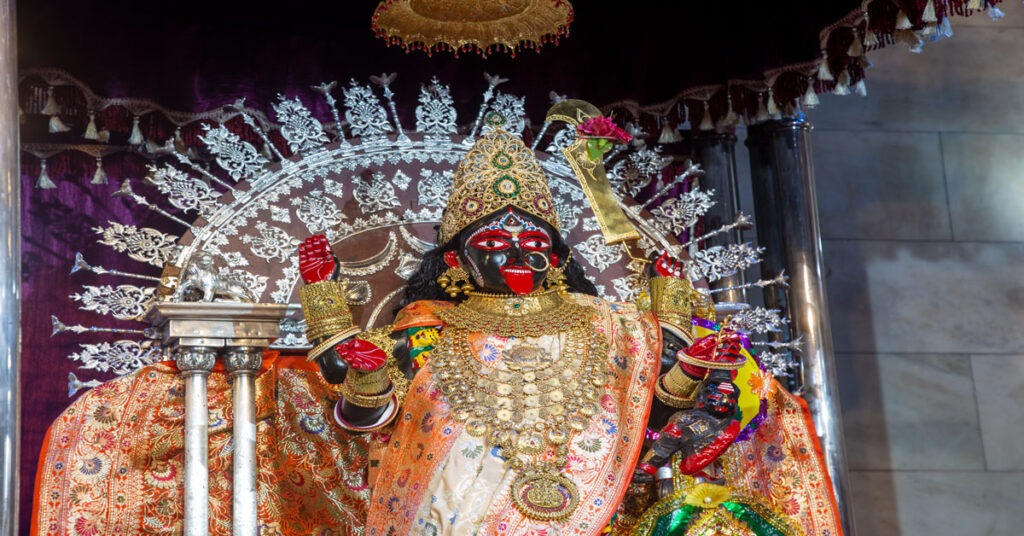 What Makes Dakshineswar Kali Temple Sacred for Devotees