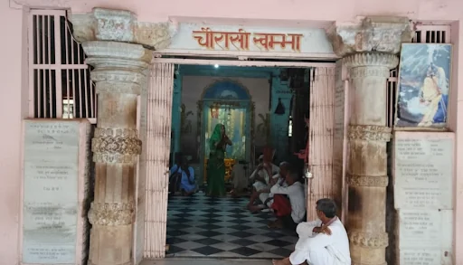 What Makes Gokul (Chaurasi Khamba) Temple Sacred for Devotees