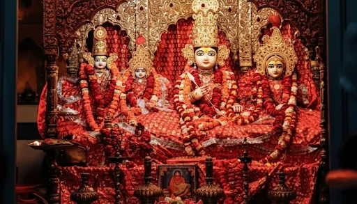 What Makes Kanak Bhawan Sacred for Devotees