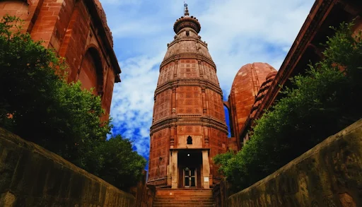 What Makes Madan Mohan Temple Sacred for Devotees